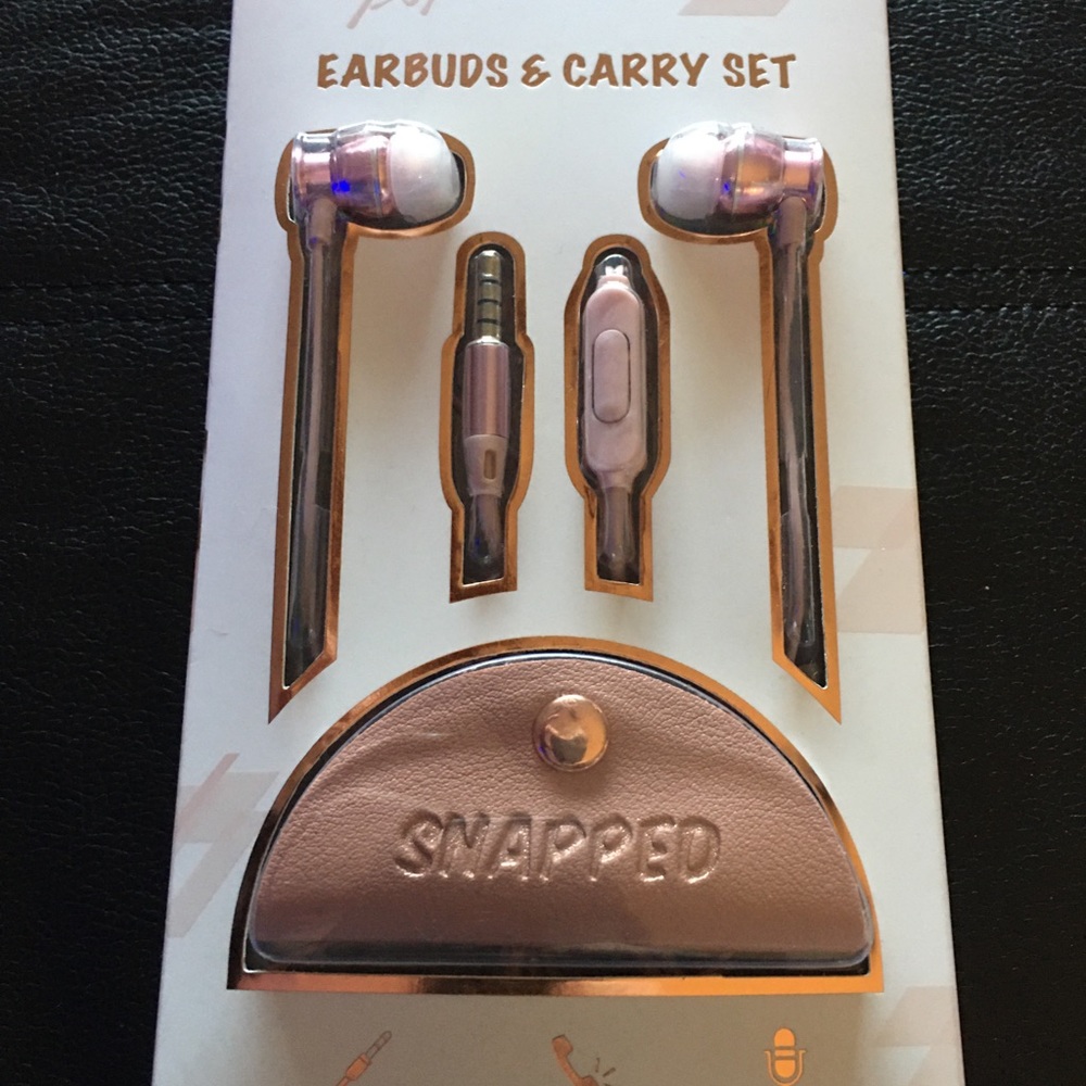 Earbuds set